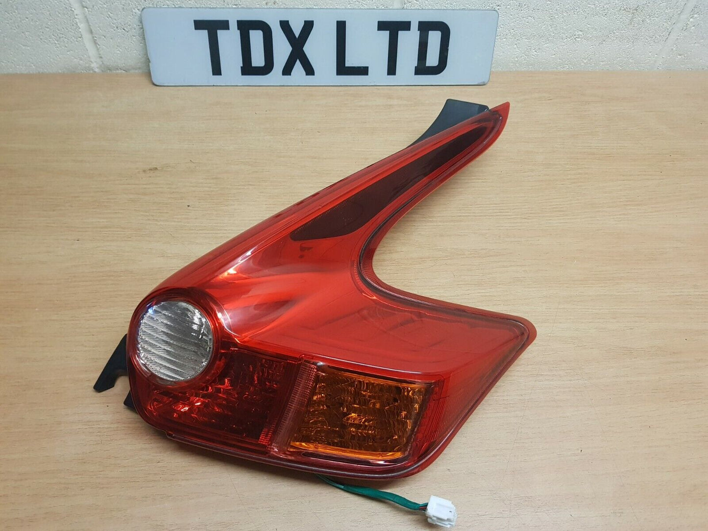 Nissan Juke F15 Driver Side Pre Facelift Rear Outer Tail Light Lamp 2010-2013