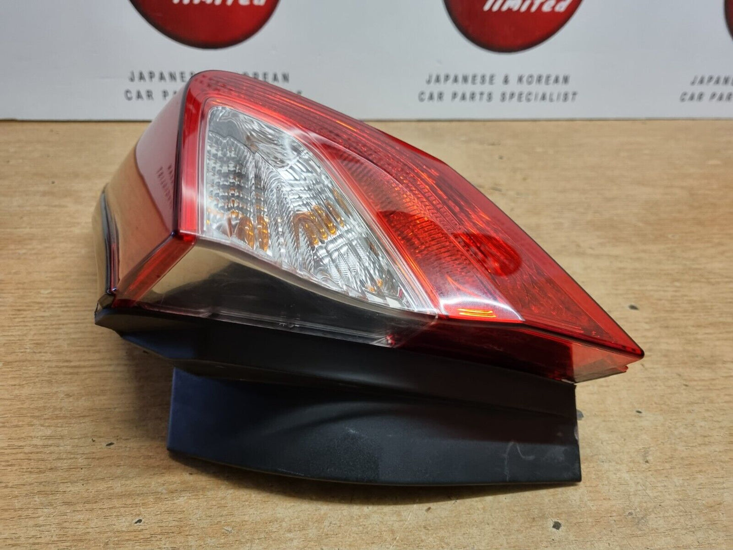 TOYOTA C-HR 2016-2019 PRE-FACELIFT GENUINE DRIVERS SIDE REAR OUTER BRAKE LIGHT