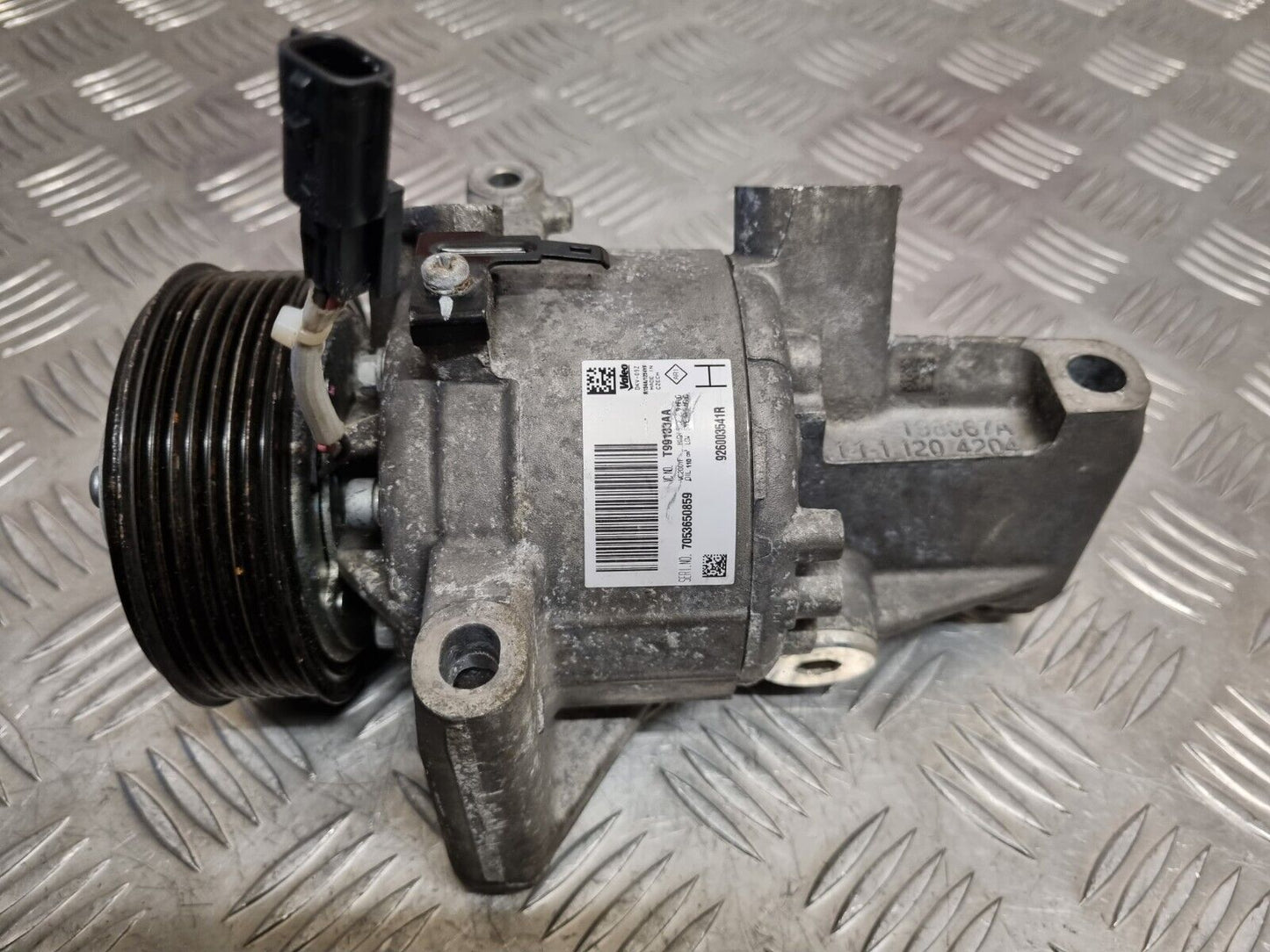 DACIA SANDERO MK2 2013-2019 0.9 TCE PETROL GENUINE AC COMPRESSOR PUMP 926003541R