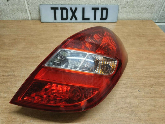 Hyundai I20 MK1 Pre-Facelift Drivers Rear Outer Light Lamp 2008-2011 92402-1J000