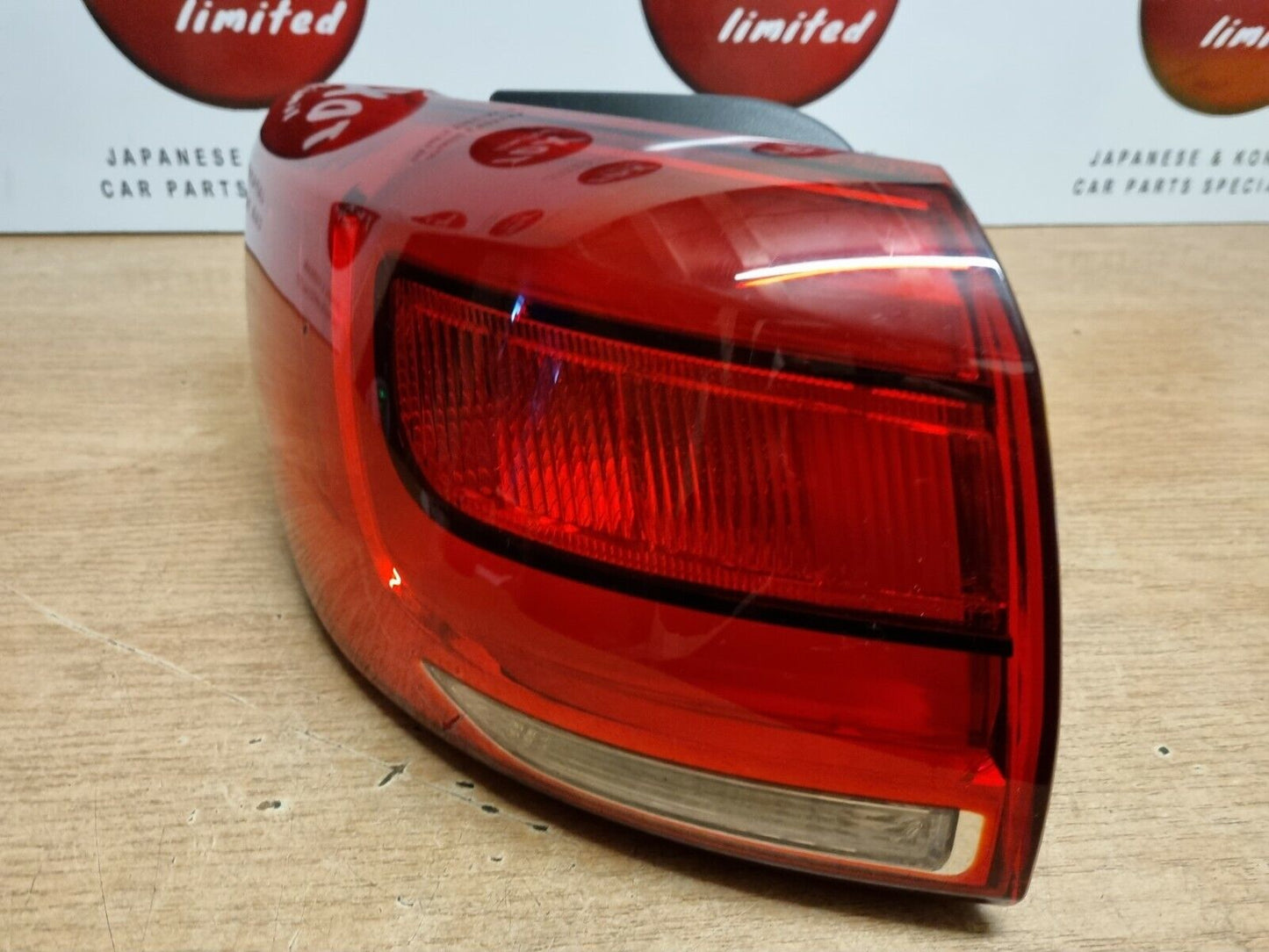 KIA SPORTAGE MK3 FACELIFT GENUINE PASENGERS SIDE REAR TAIL LIGHT LAMP 2013-2015