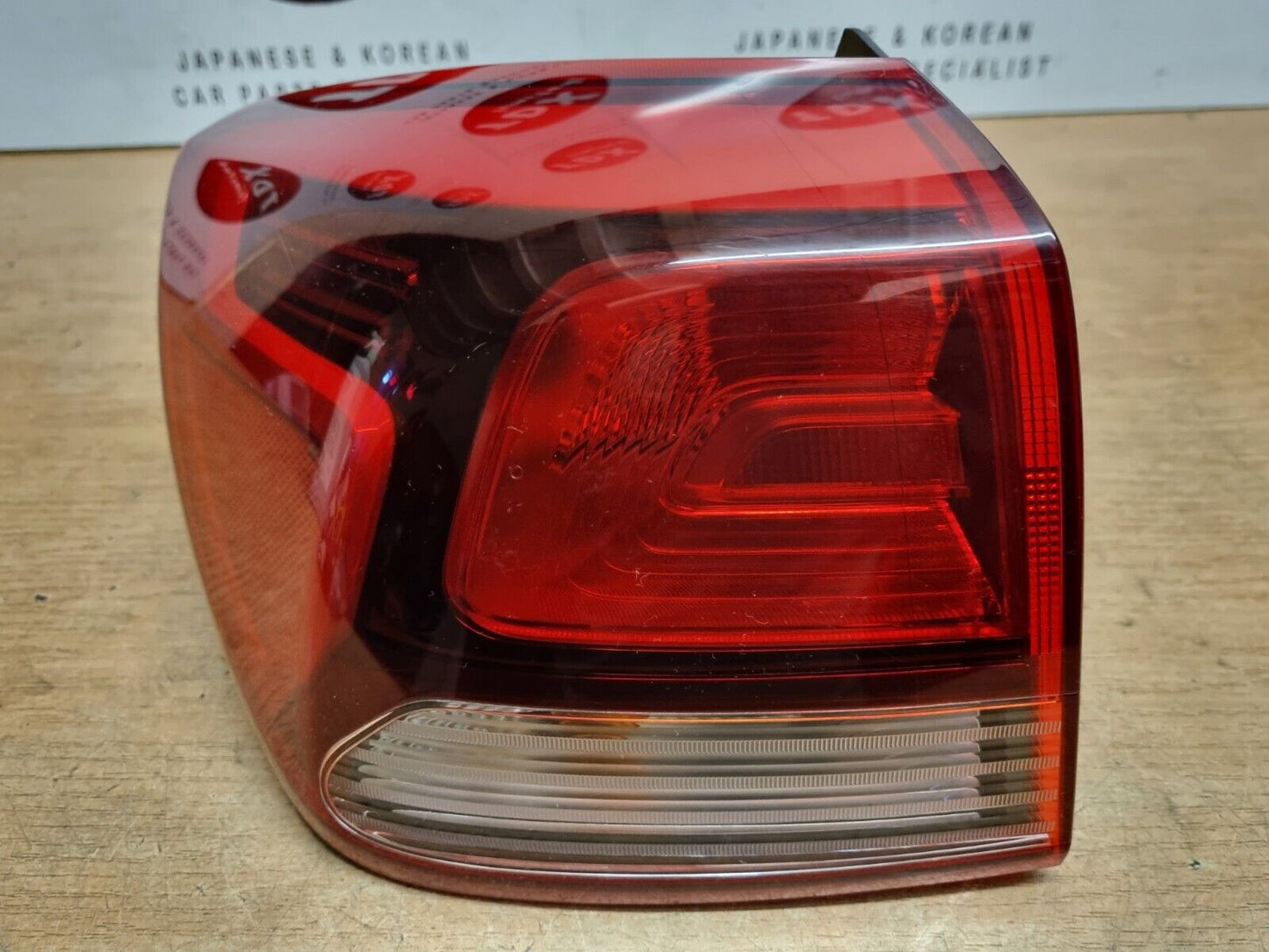 KIA RIO MK4 2017-2020 PRE-FACELIFT GENUINE PASSENGERS REAR OUTER BRAKE LIGHT