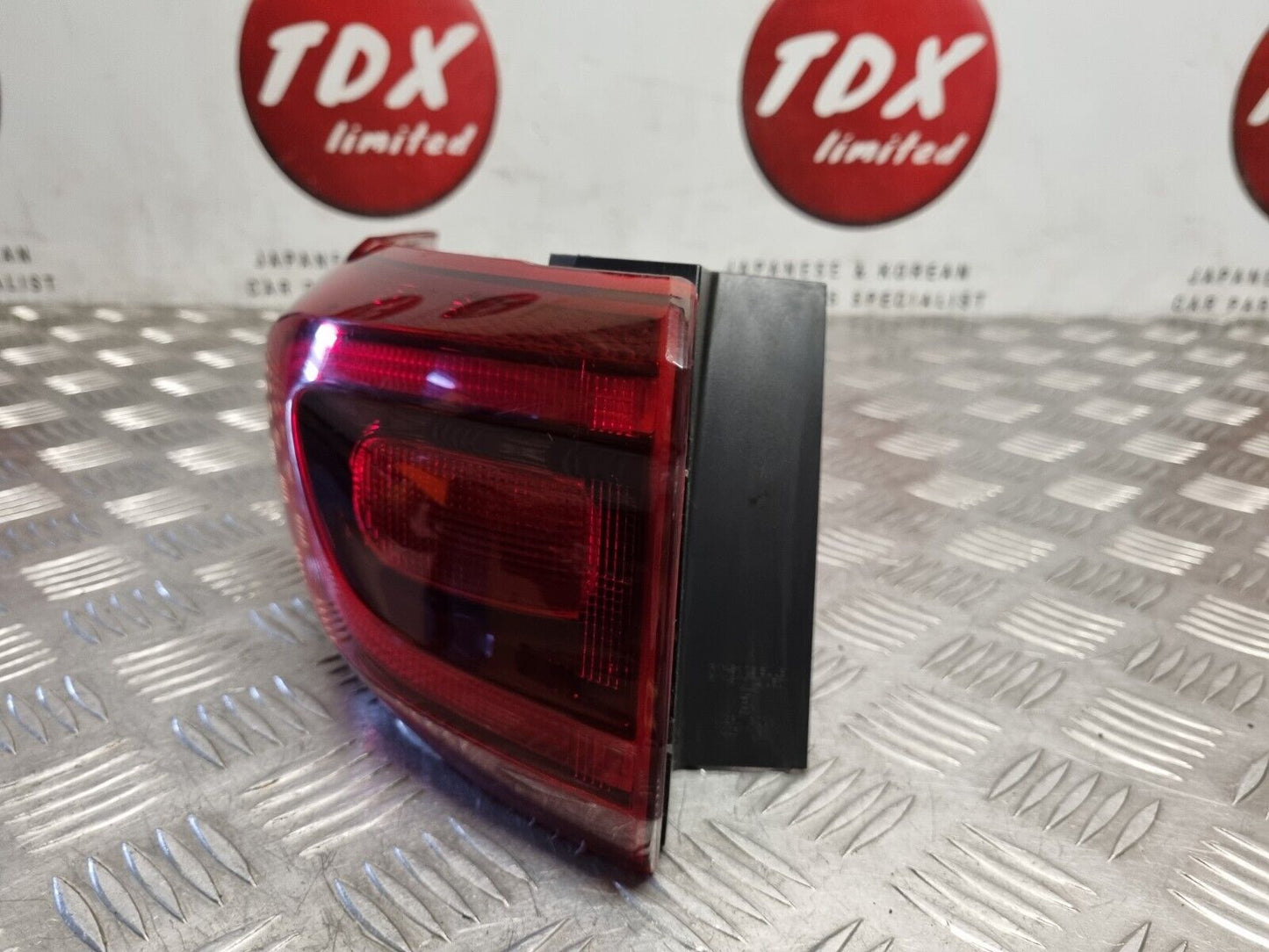 KIA SPORTAGE QL MK4 2016-2022 GENUINE PASSENGERS REAR BRAKE LIGHT 92401F1500