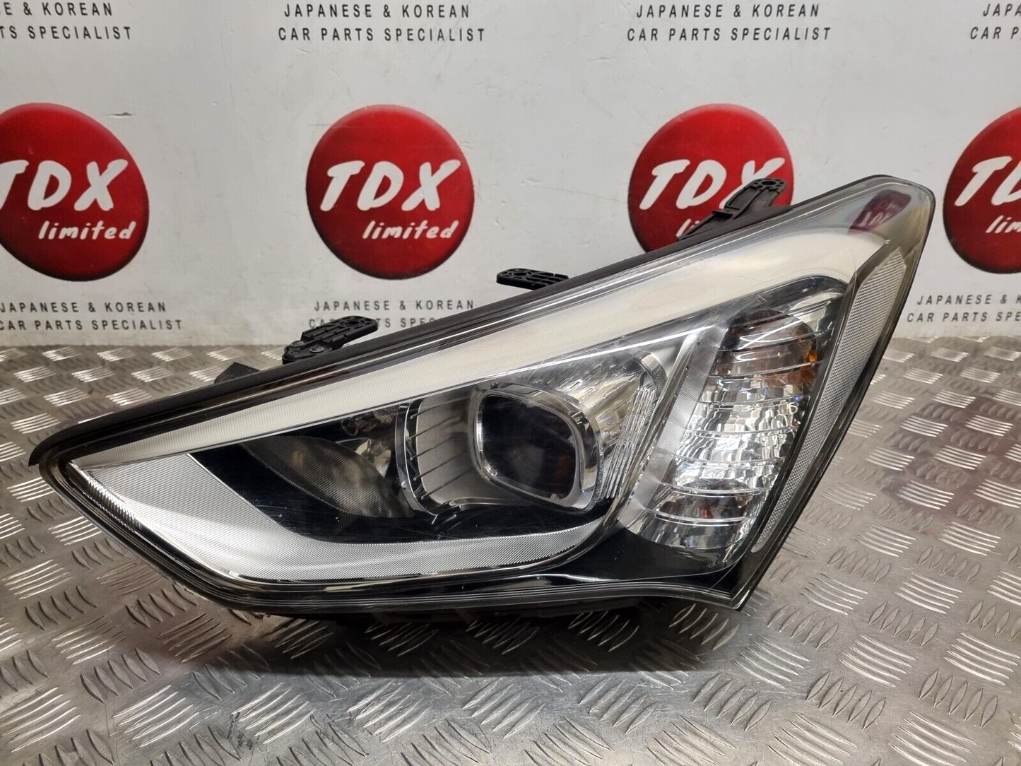 HYUNDAI SANTA FE MK3 2013-2016 PRE-FACELIFT PASSENGERS SIDE HEADLIGHT 92101-2W