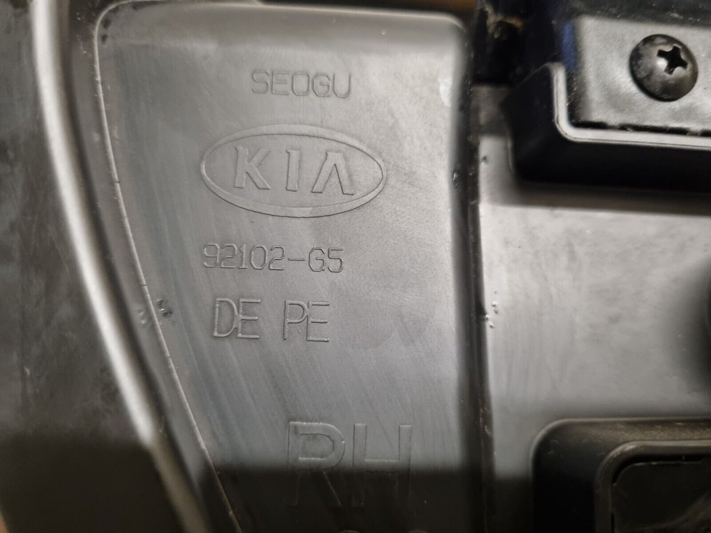 KIA NIRO (DE) 2019-2022 GENUINE DRIVER SIDE FRONT HALOGEN HEADLIGHT 92102-G5