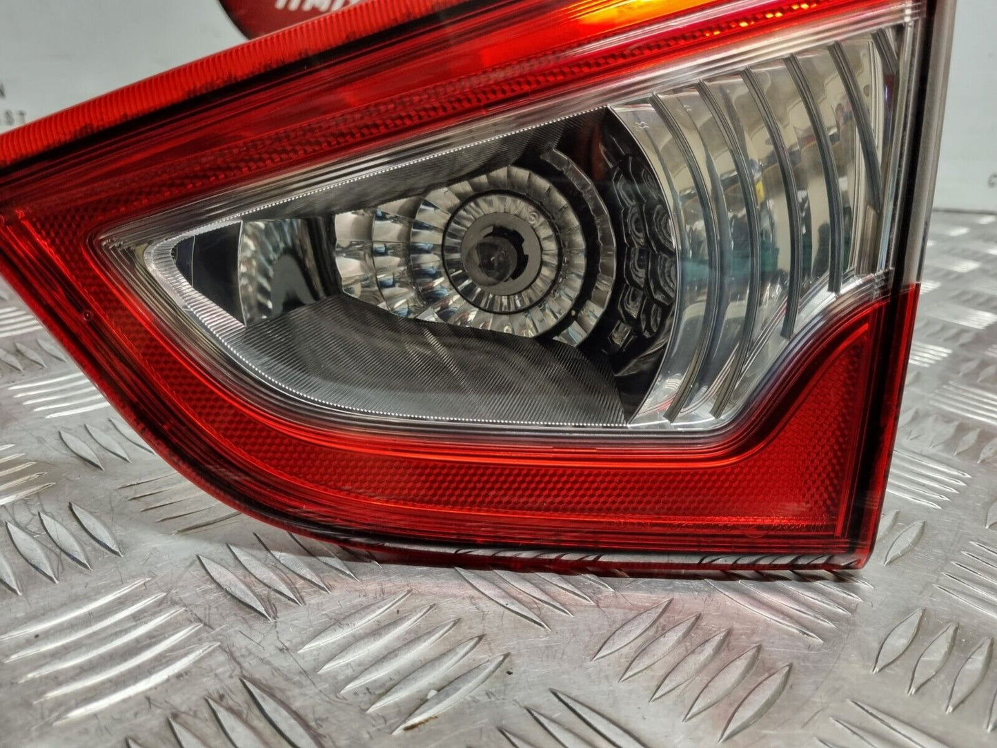 SUZUKI SX4 S-CROSS 2013-2016 GENUINE DRIVERS SIDE REAR INNER TAILGATE LIGHT LAMP