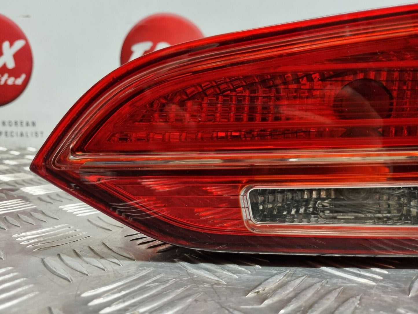 HYUNDAI SANTA FE DM MK3 2013-2015 PRE-FACELIFT DRIVERS REAR INNER TAILGATE LIGHT