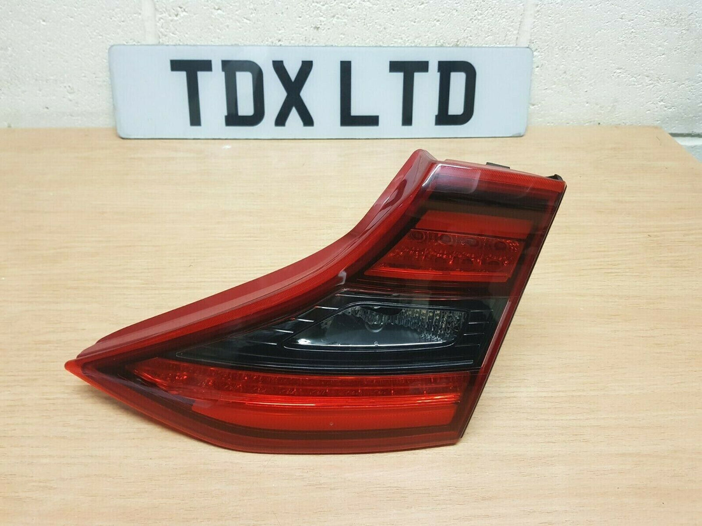 HYUNDAI IONIQ GENUINE DRIVERS SIDE REAR INNER TAILGATE LIGHT 2017 2018 2019