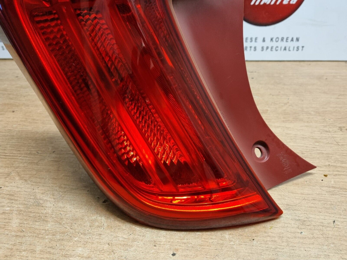 KIA PICANTO MK2 2011-2017 GENUINE PASSENGERS REAR OUTER BRAKE LIGHT 92401-1Y0