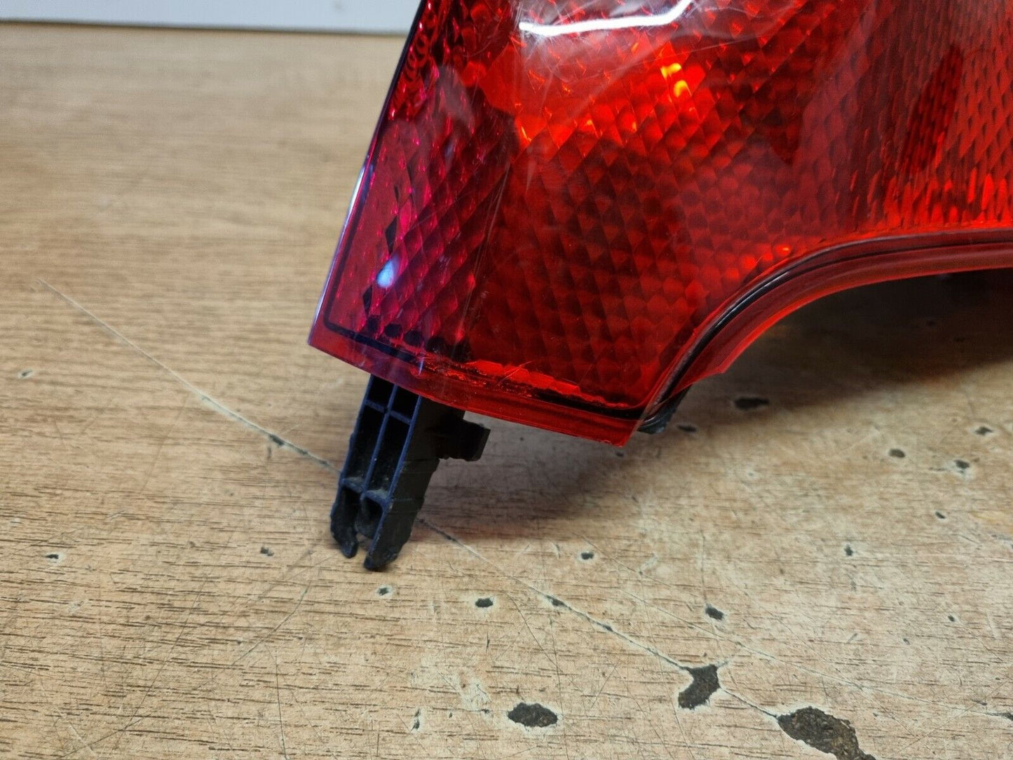 NISSAN NOTE E11 MK1 PRE-FACELIFT PASSENGERS REAR OUTER TAIL LIGHT LAMP 2006-2008