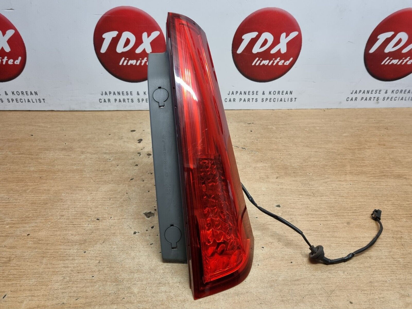 KIA CEED ESTATE 2009-2012 GENUINE DRIVERS REAR UPPER OUTER BRAKE LIGHT 92404-1H3