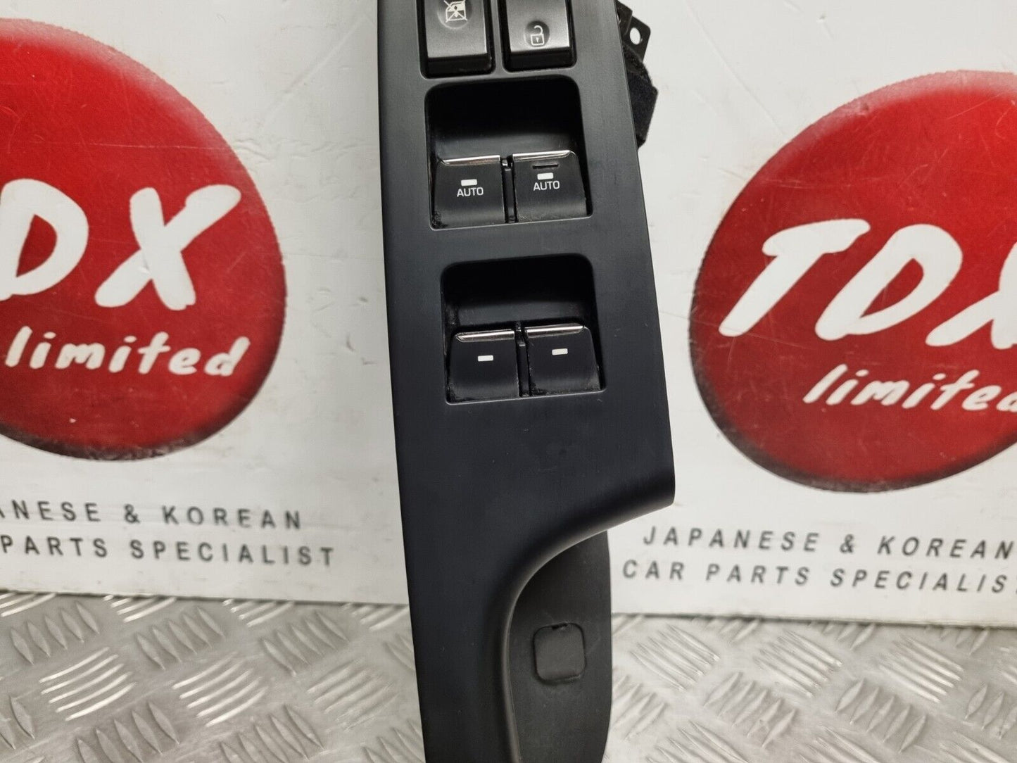 HYUNDAI TUCSON 2015-2018 GENUINE DRIVERS FRONT WINDOW SWITCH PANEL 93570D3600