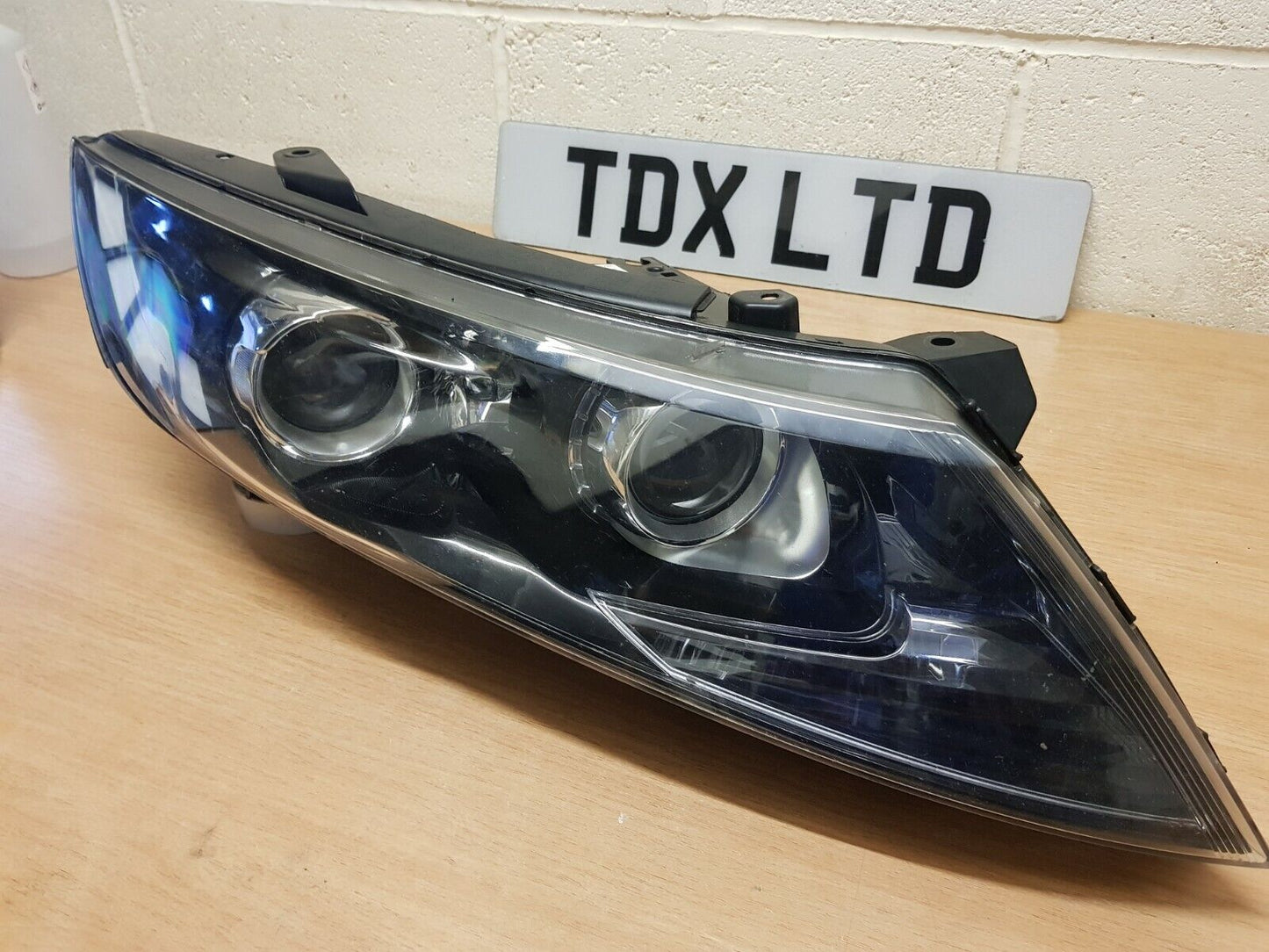 Kia Optima Driver Side Headlight 2011 2012 2013 2014 2015 P/N: 92101-2T451