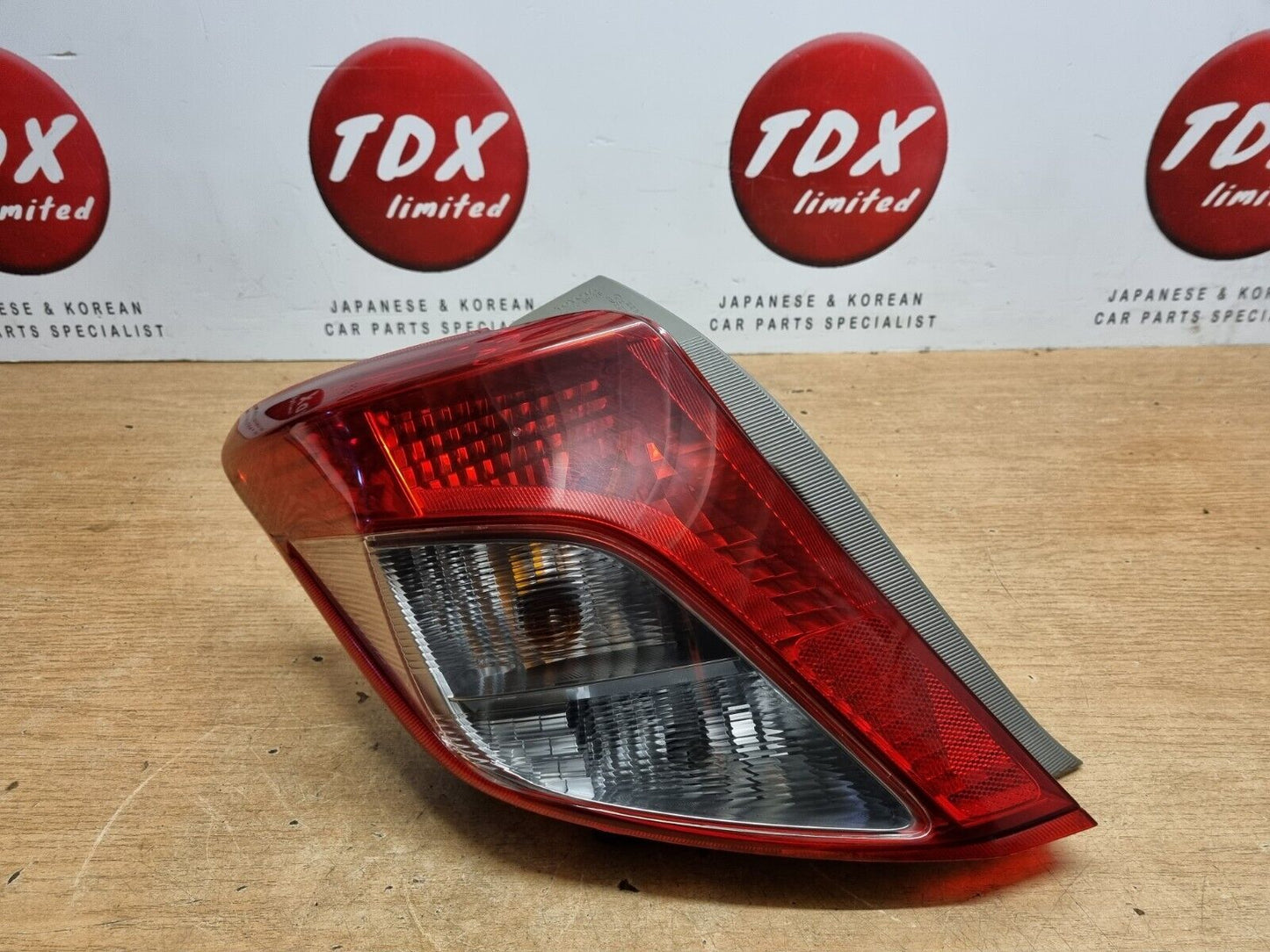 TOYOTA YARIS MK3 2012-2014 GENUINE PASSENGERS SIDE REAR OUTER BRAKE LIGHT