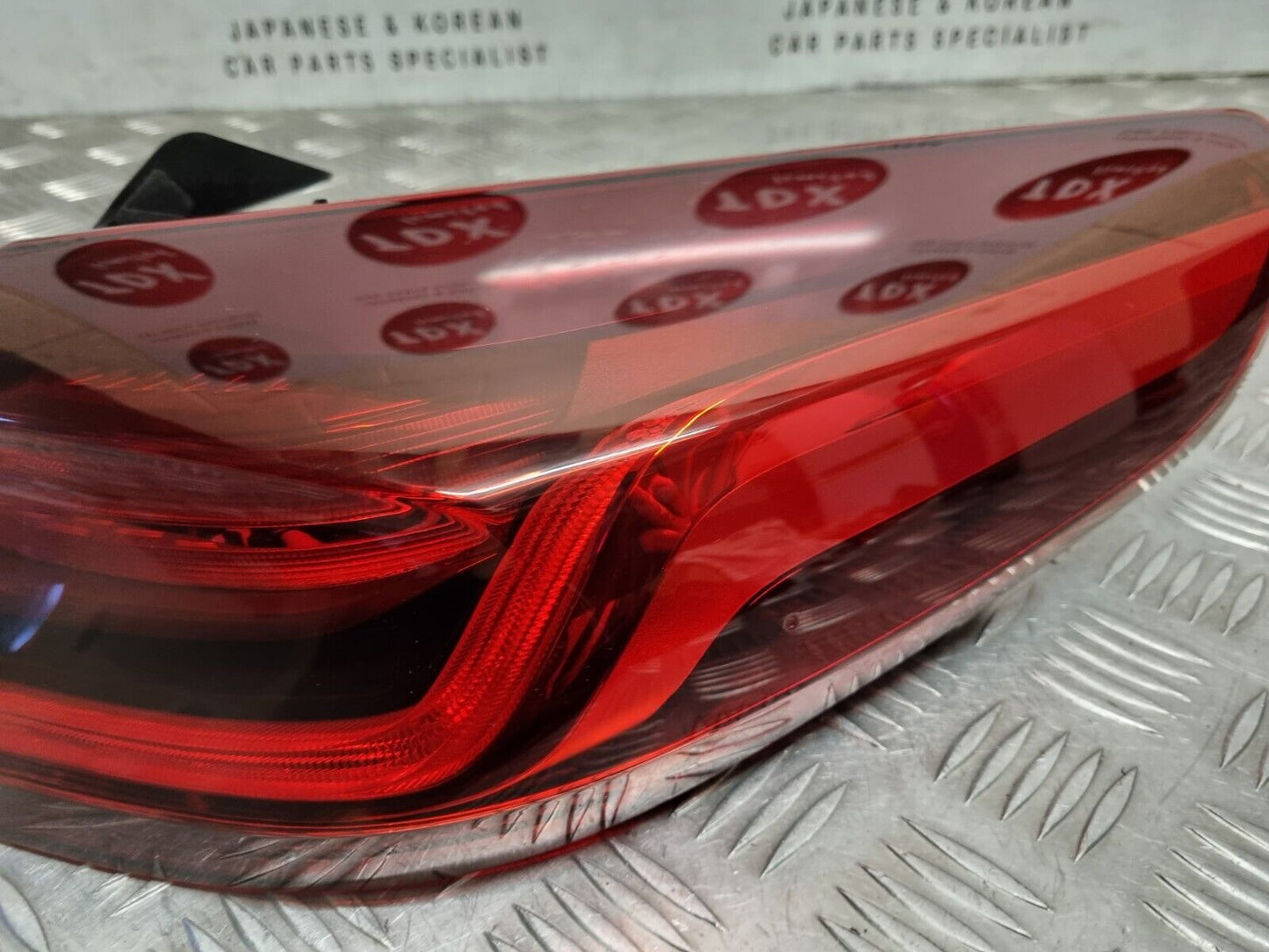 KIA XCEED (CD) 2019-2023 GENUINE DRIVERS REAR OUTER LED BRAKE LIGHT 92402J7300