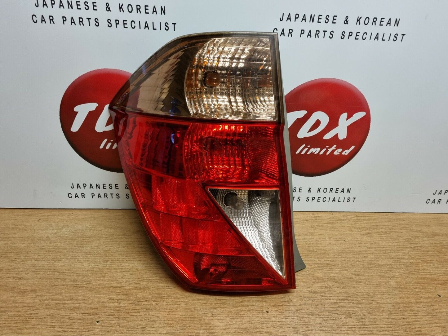 HONDA FR-V GENUINE PASSENGERS SIDE REAR OUTER TAIL LIGHT LAMP 2004-2009