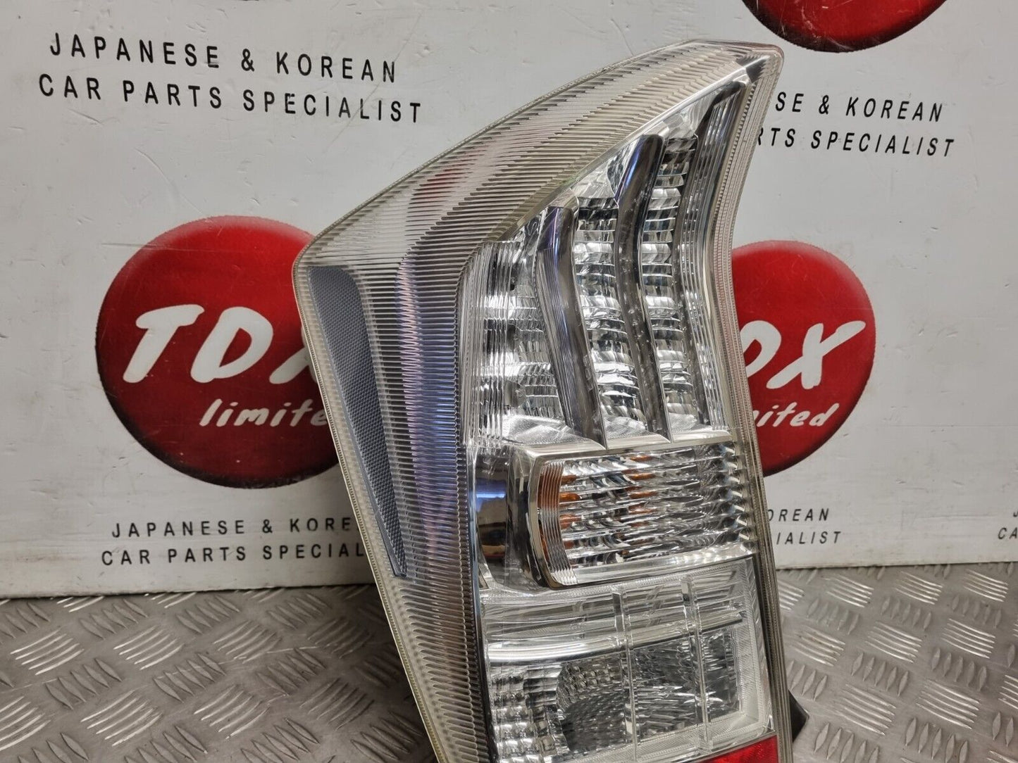 TOYOTA PRIUS 2009-2012 MK3 PRE-FACELIFT GENUINE PASSENGERS REAR BODY BRAKE LIGHT