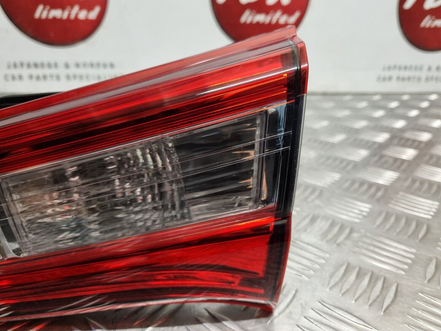 TOYOTA YARIS 2017-2020 MK3 FACELIFT GENUINE DRIVERS REAR LED TAILGATE LIGHT LAMP