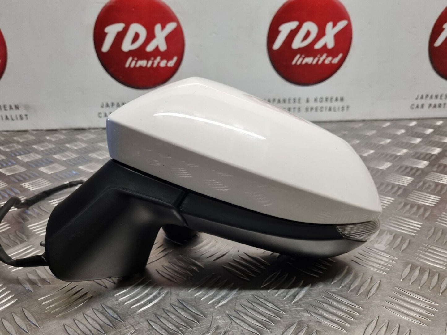 TOYOTA COROLLA MK12 2019-2023 GENUINE PASSENGER SIDE MANUAL FOLD WING MIRROR 040