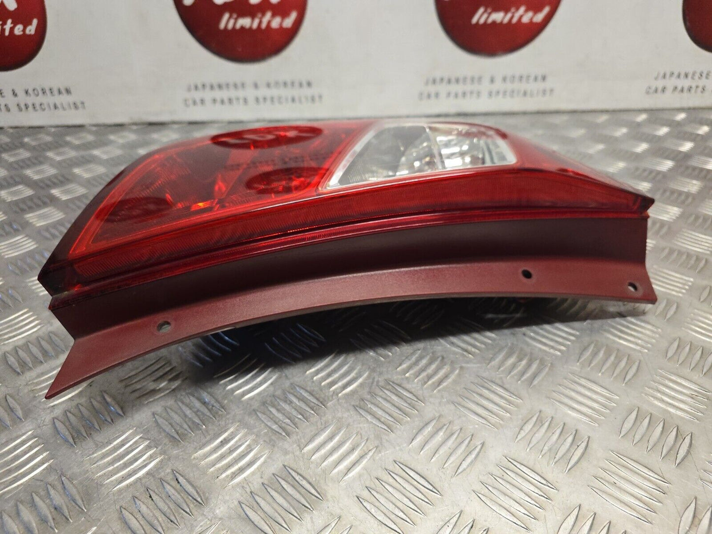 HYUNDAI I10 PA 2011-2013 FACELIFT PASSENGER SIDE REAR BRAKE BODY LIGHT 92401-0X1