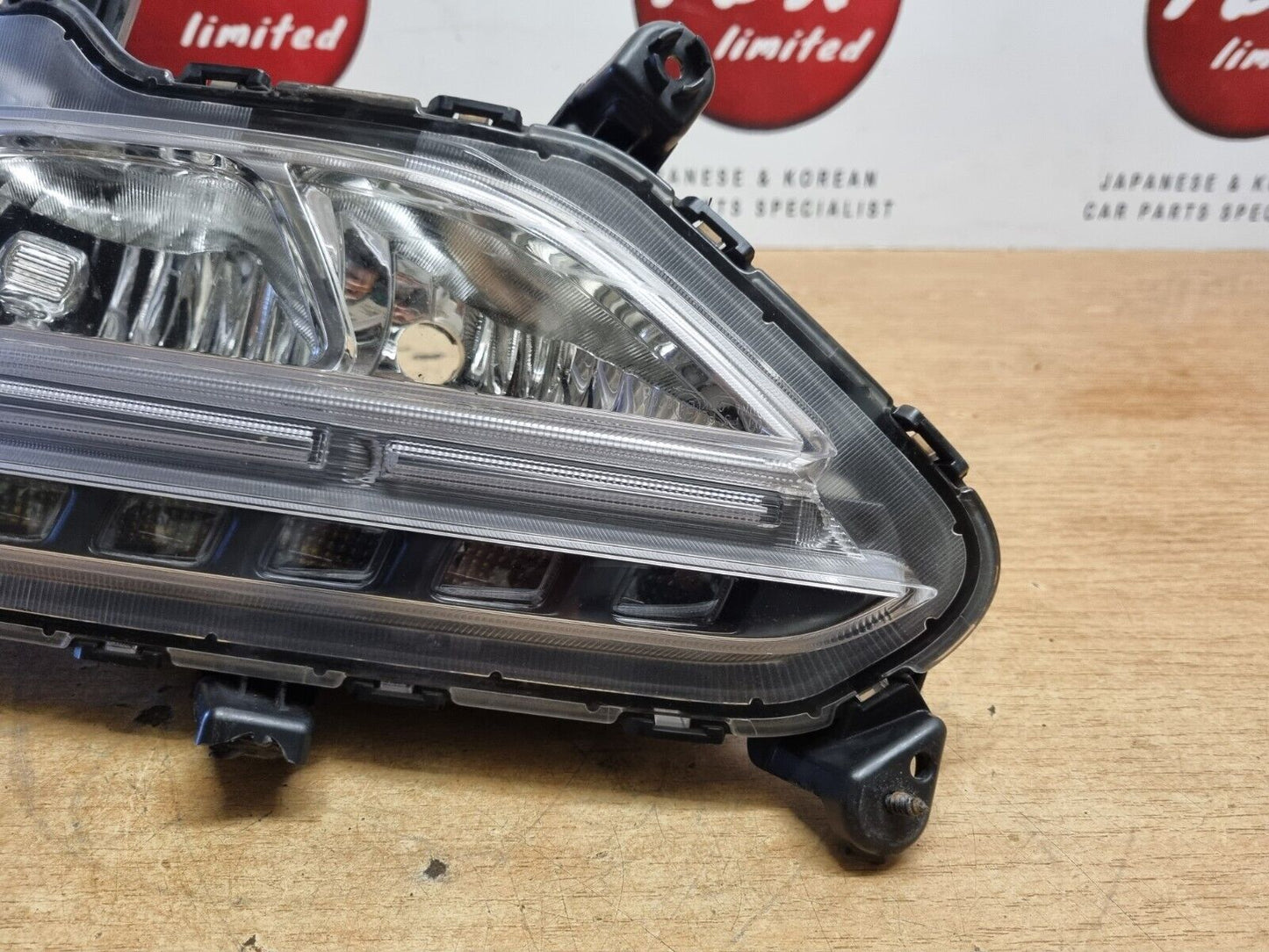 HYUNDAI SANTA FE 2015-2018 GENUINE PASSENGERS SIDE LED DRL FOG LIGHT 92201-2W530