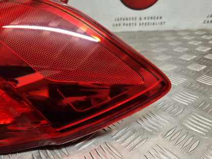 Kia Ceed (Jd) 2012-2018 Genuine Drivers Side Rear Outer Brake Light 92402-A20 2
