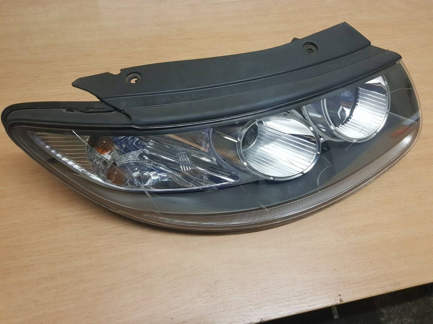 Hyundai Santa Fe Driver Side Headlight 2010 2011 2012