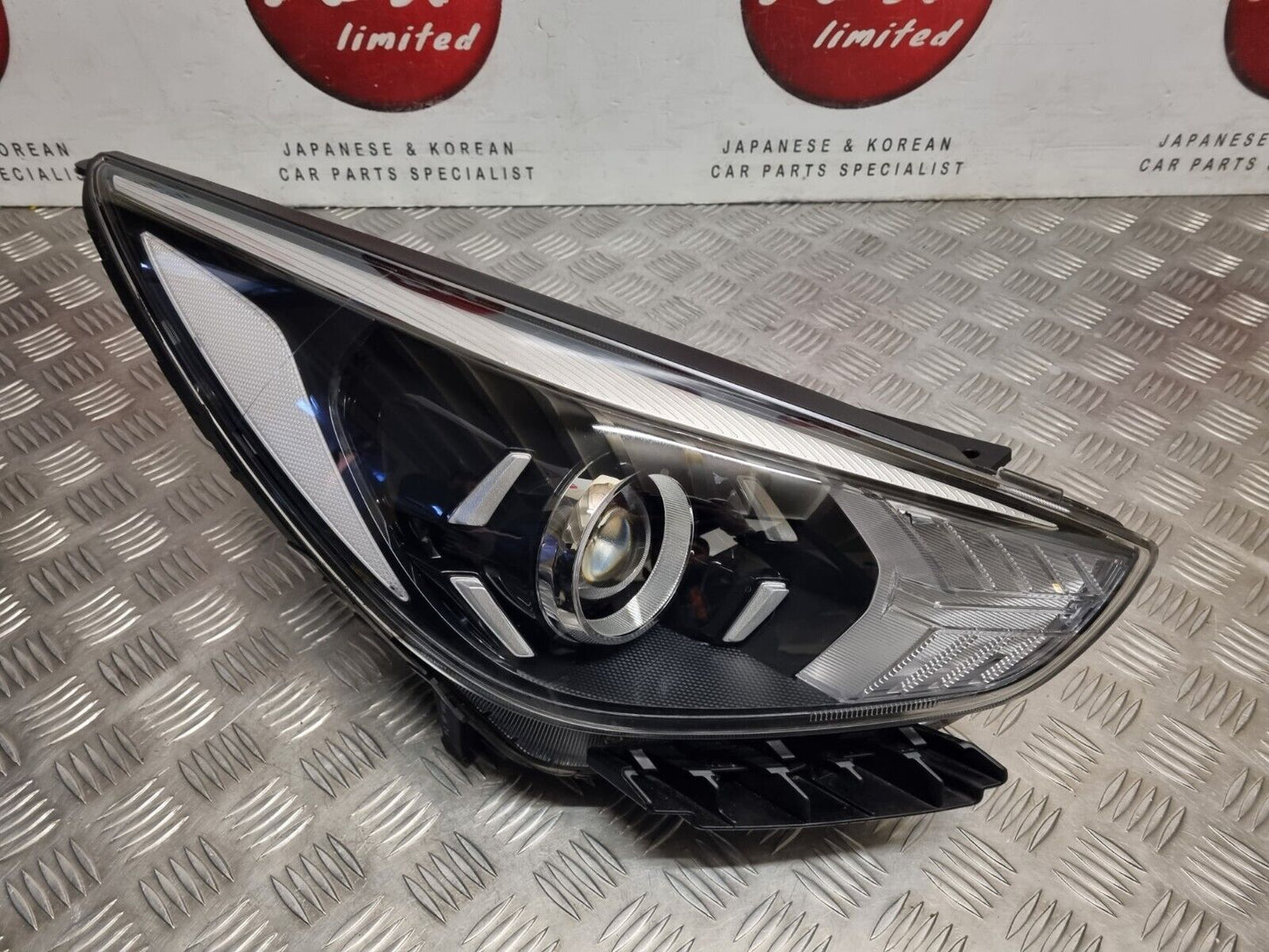 KIA NIRO (DE) 2019-2022 GENUINE DRIVER SIDE FRONT HALOGEN HEADLIGHT 92102-G5