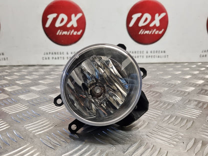 TOYOTA YARIS 2017-2020 MK3 FACELIFT GENUINE DRIVERS SIDE FRONT FOG LIGHT + COVER