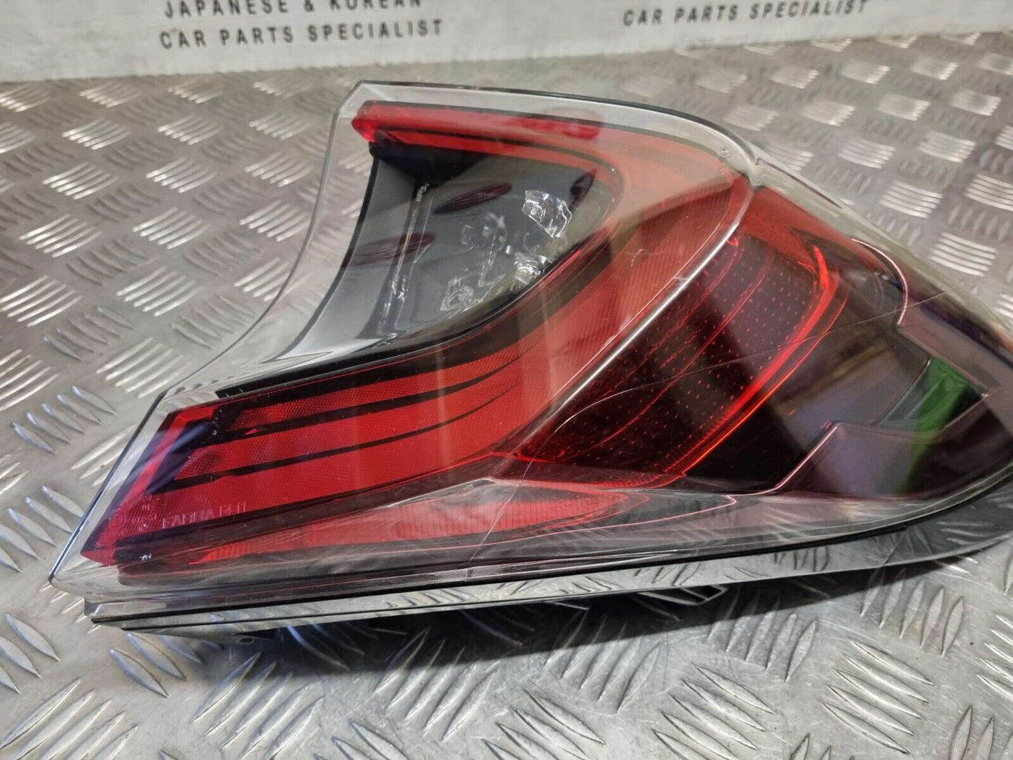 TOYOTA C-HR 2016-2019 PRE-FACELIFT GENUINE DRIVERS REAR OUTER LED BRAKE LIGHT