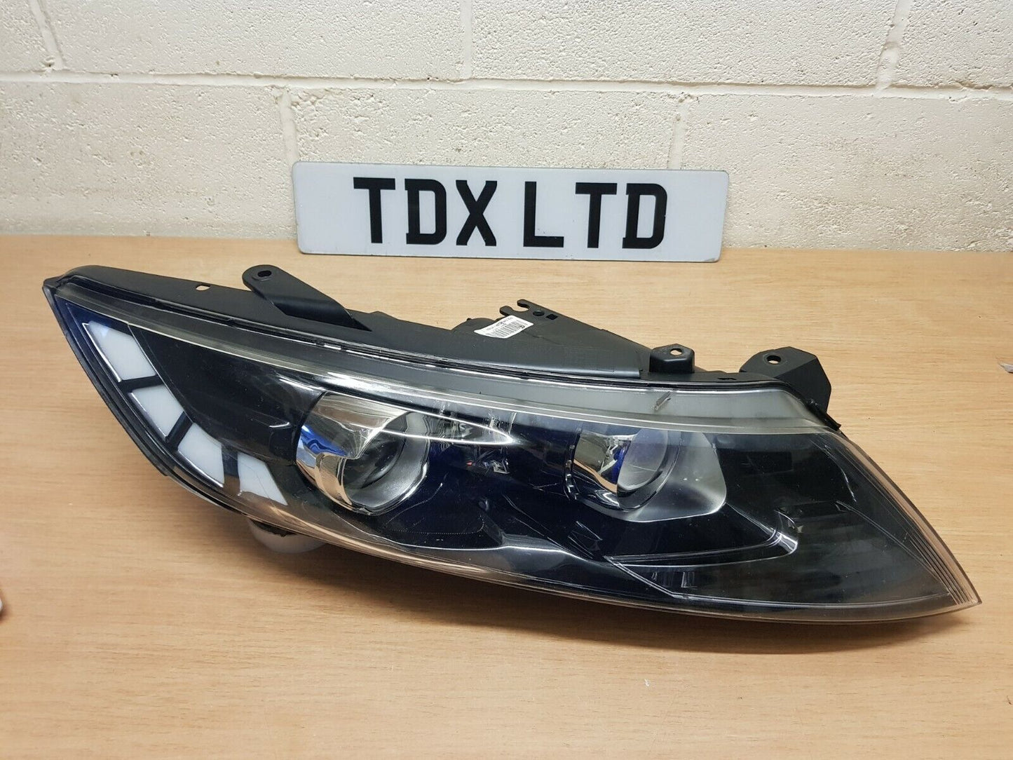 Kia Optima Driver Side Headlight 2011 2012 2013 2014 2015 P/N: 92101-2T451