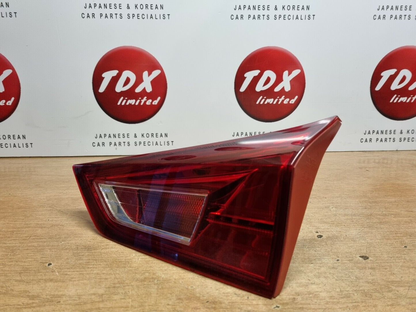 TOYOTA AURIS ESTATE PRE-FACELIFT DRIVERS SIDE REAR TAILGATE LIGHT 2013-2015