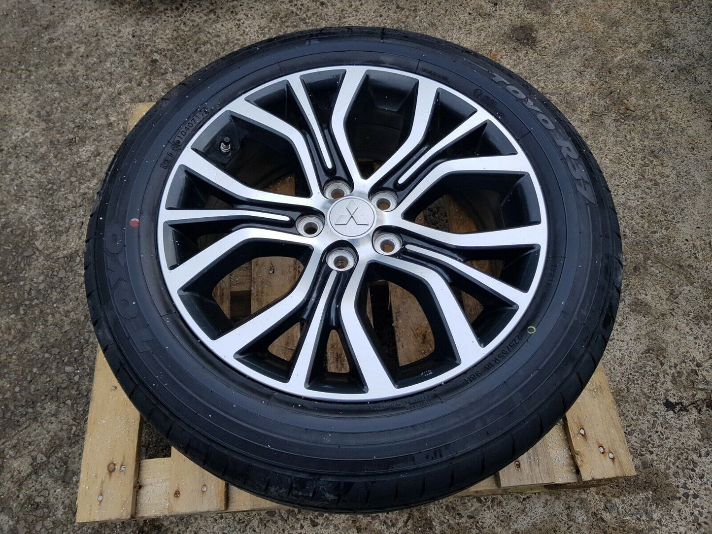 Mitsubishi Outlander Alloy Wheel 2016 2017 2018 2019 2020 225/55/18 J18X7J