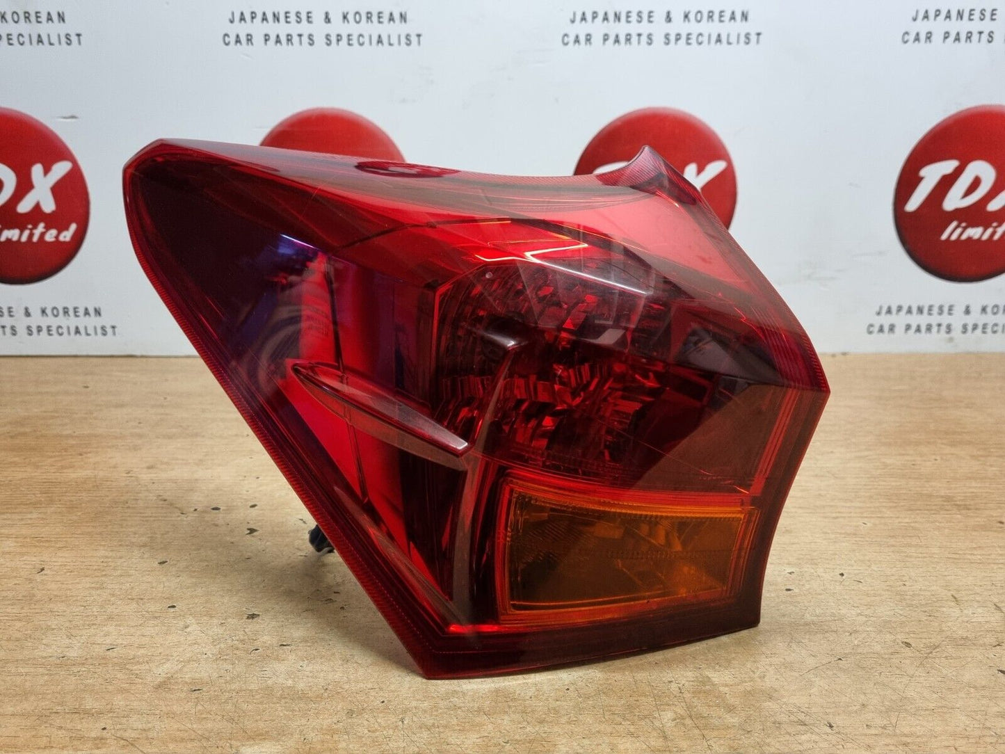 TOYOTA AURIS ESTATE 2012-2015 MK2 PRE-FACELIFT GENUINE PASSENGER REAR BODY LIGHT