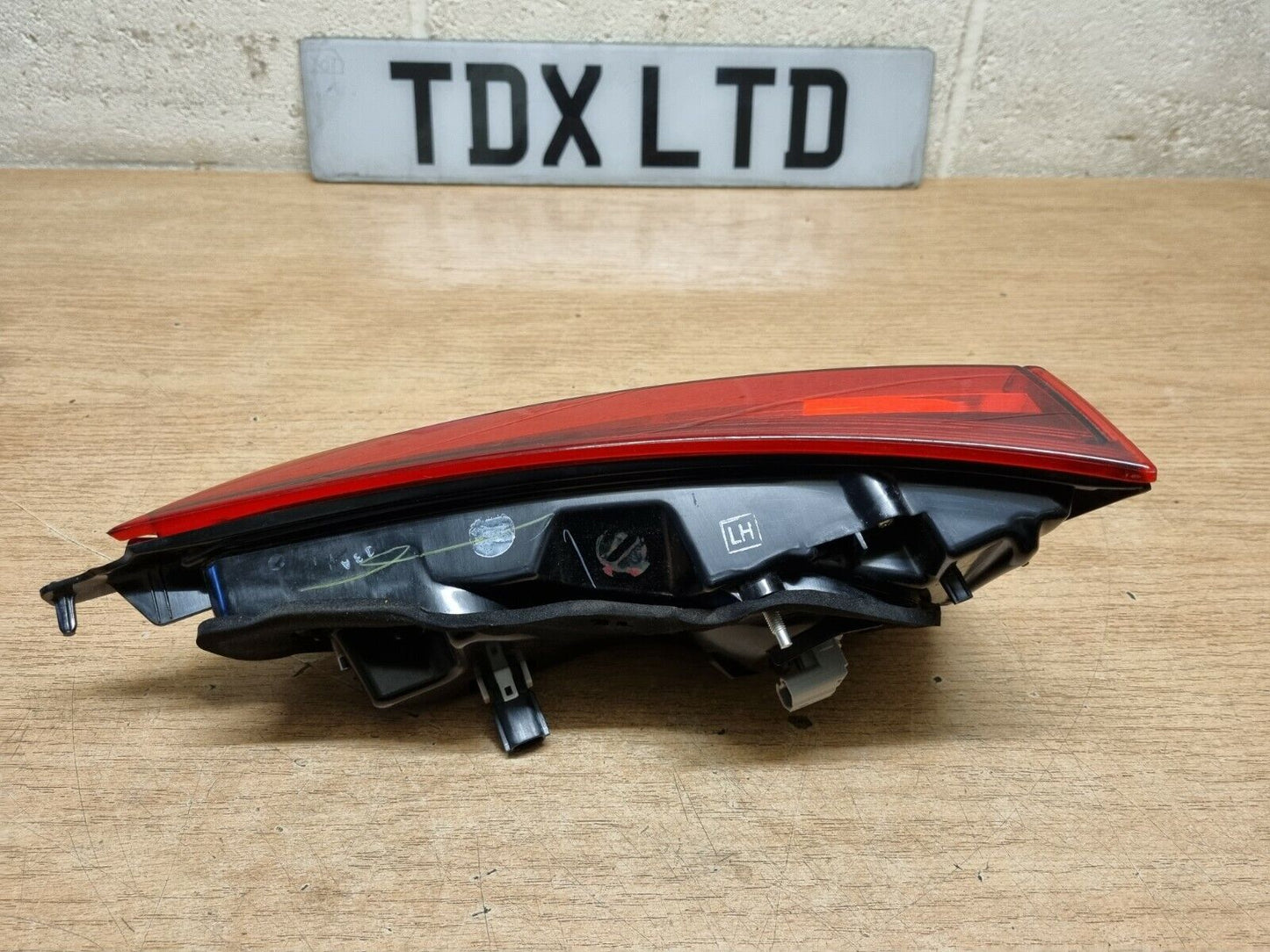 Nissan Qashqai J11 Genuine Rear Passengers Side NSR Tailgate Light 2017-2019