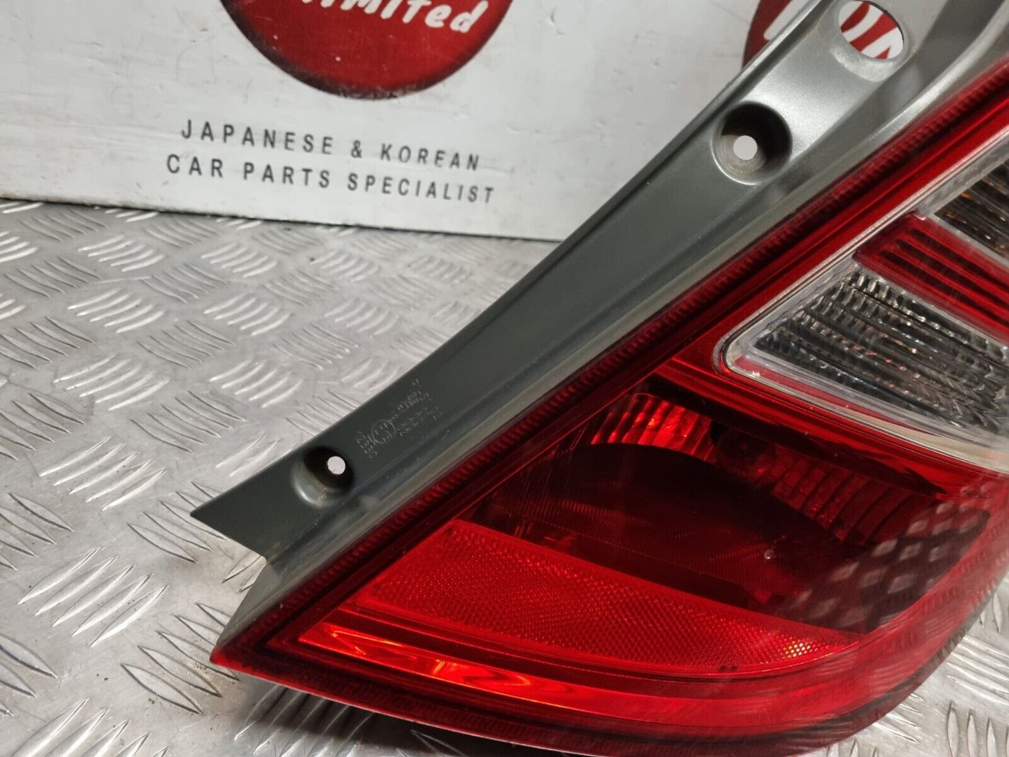 HYUNDAI I30 (FD) 2007-2011 HATCHBACK GENUINE DRIVERS SIDE REAR OUTER LIGHT LAMP