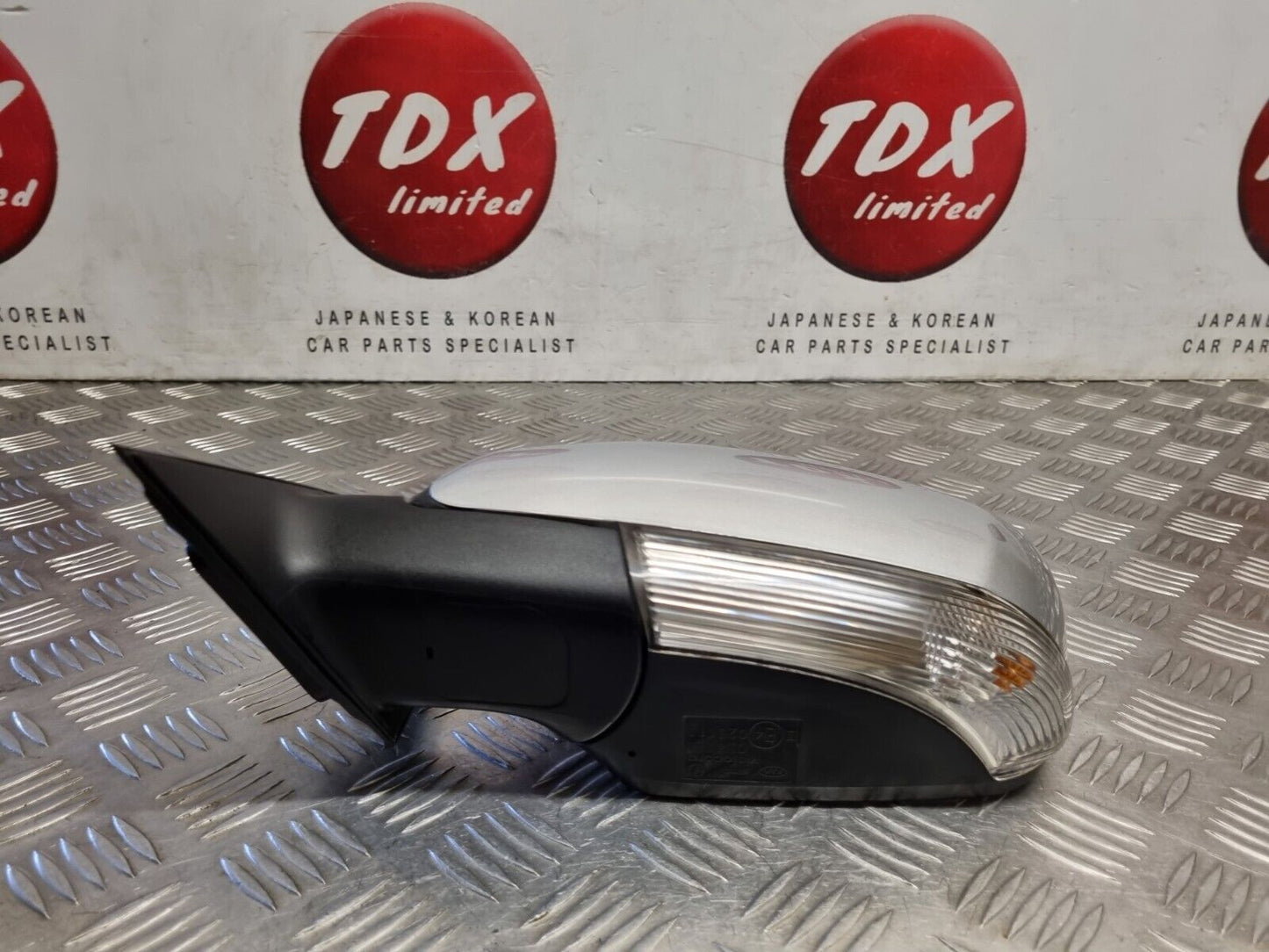 KIA VENGA YN 2010-2018 GENUINE PASSENGERS SIDE POWER FOLD WING MIRROR KC SILVER