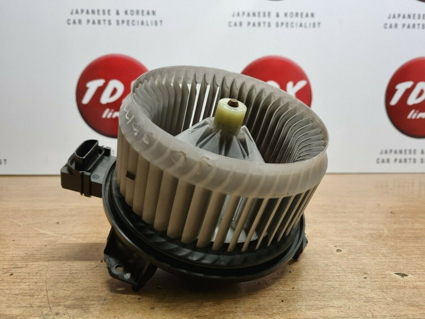 TOYOTA AURIS MK1 GENUINE HEATER BLOWER MOTOR FAN RHD 2006-2012