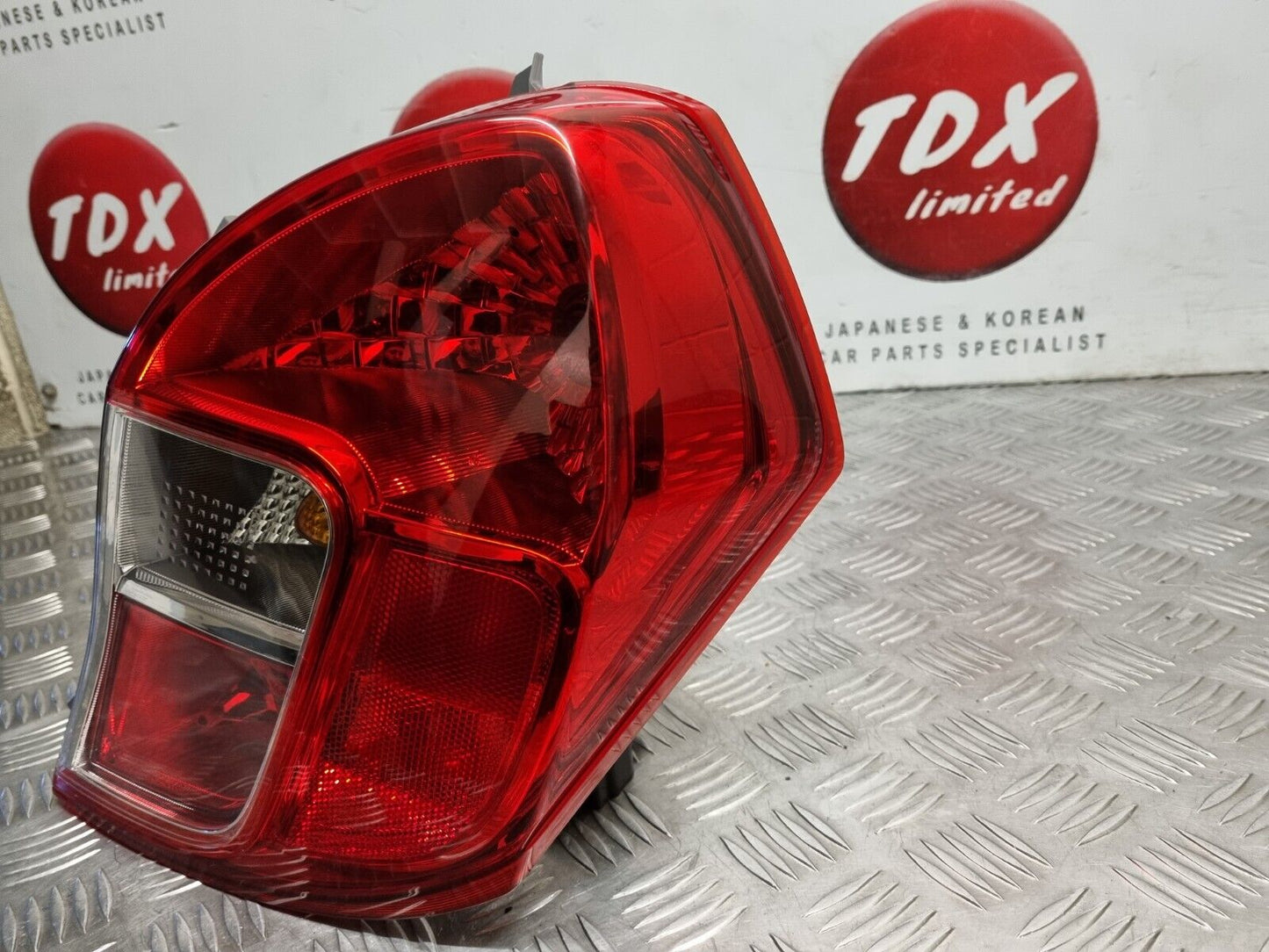 SUZUKI CELERIO 2015-2019 GENUINE DRIVERS SIDE REAR OUTER BRAKE LIGHT LAMP