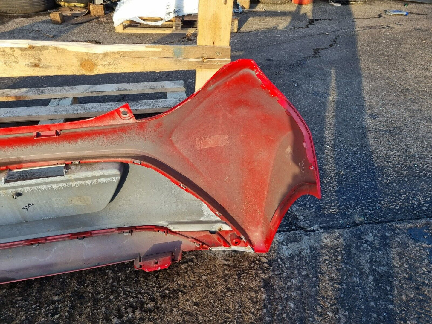 TOYOTA AYGO MK2 2014-2017 PRE-FACELIFT GENUINE REAR BUMPER IN RED AND WHITE