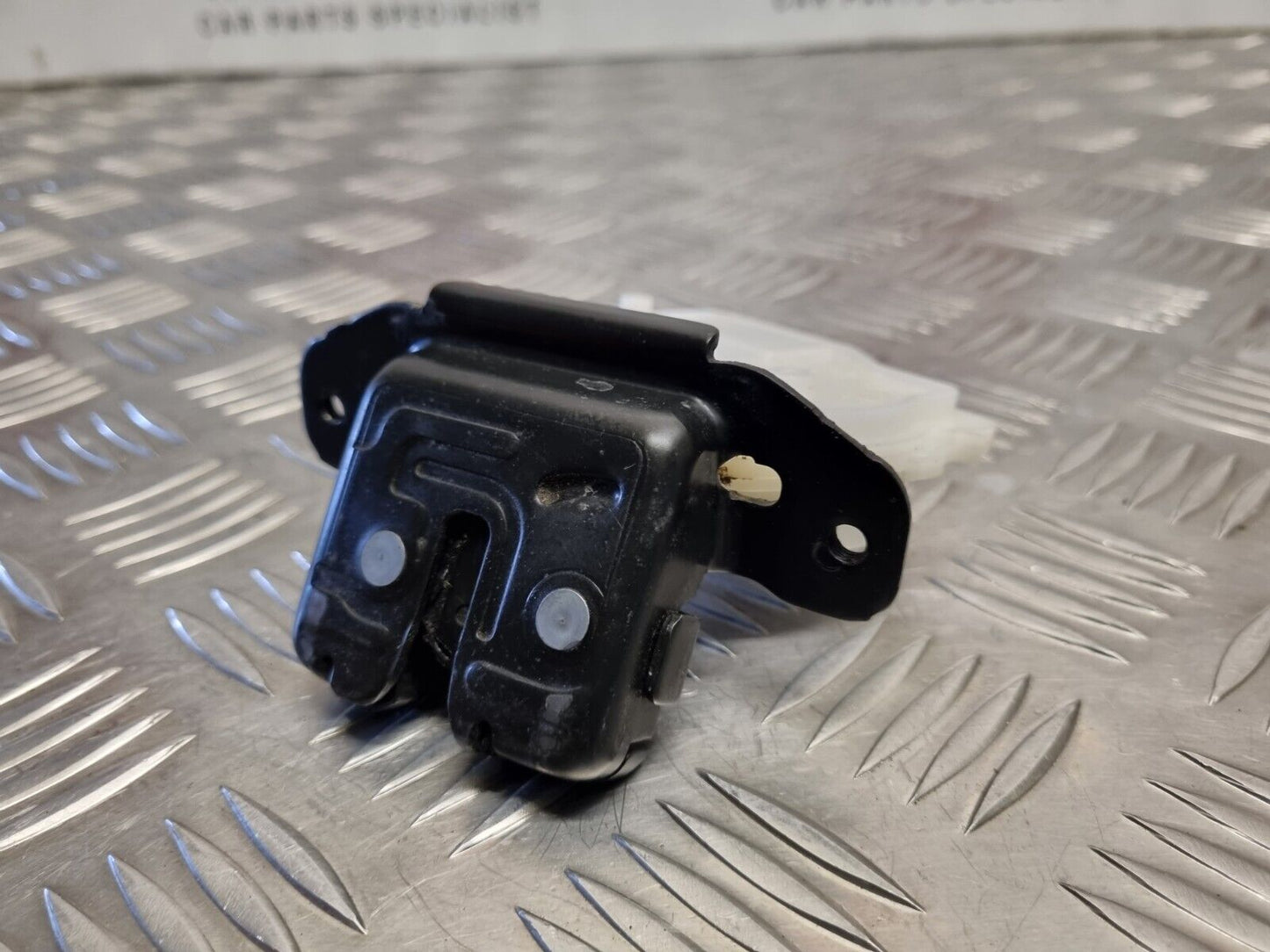 TOYOTA AURIS ESTATE MK2 2013-2018 GENUINE REAR BOOT LOCK CATCH MECHANISM