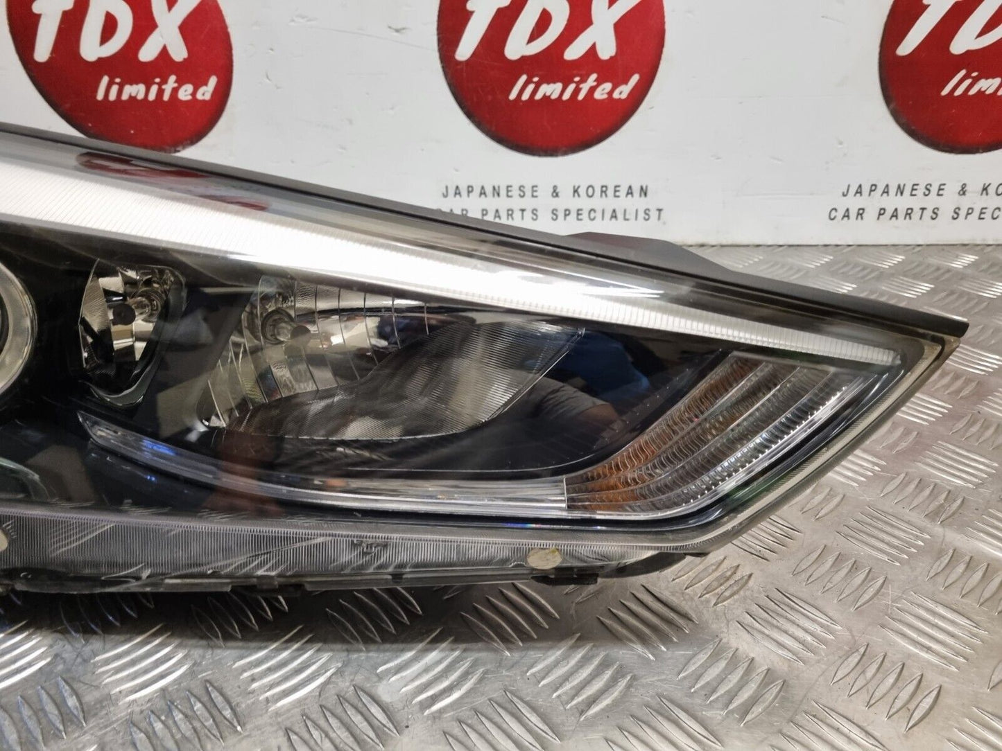 HYUNDAI TUCSON (TL) 2015-2018 PRE-FACELIFT DRIVERS HALOGEN HEADLIGHT 92102-D7110