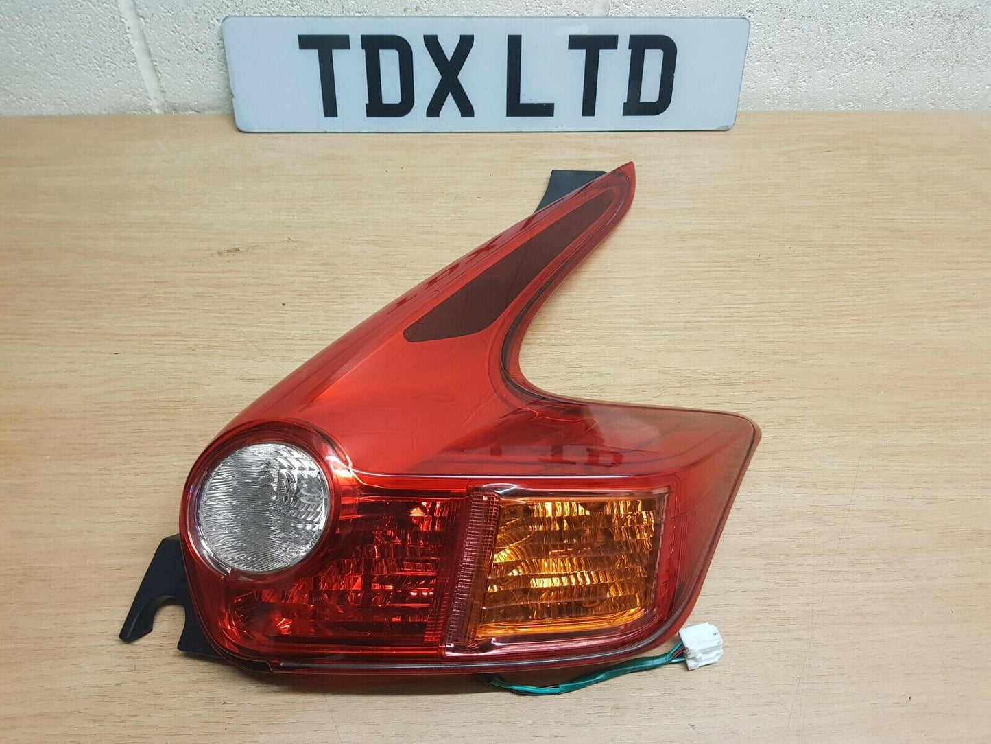 Nissan Juke F15 Driver Side Pre Facelift Rear Outer Tail Light Lamp 2010-2013