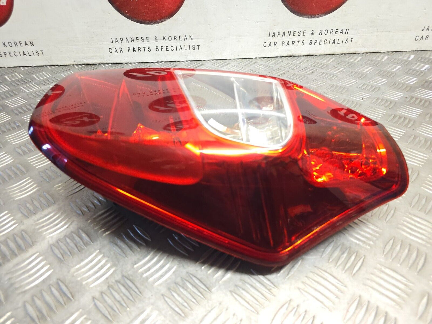 HYUNDAI I10 PA 2011-2013 FACELIFT DRIVERS SIDE REAR BRAKE BODY LIGHT 92402-0X1