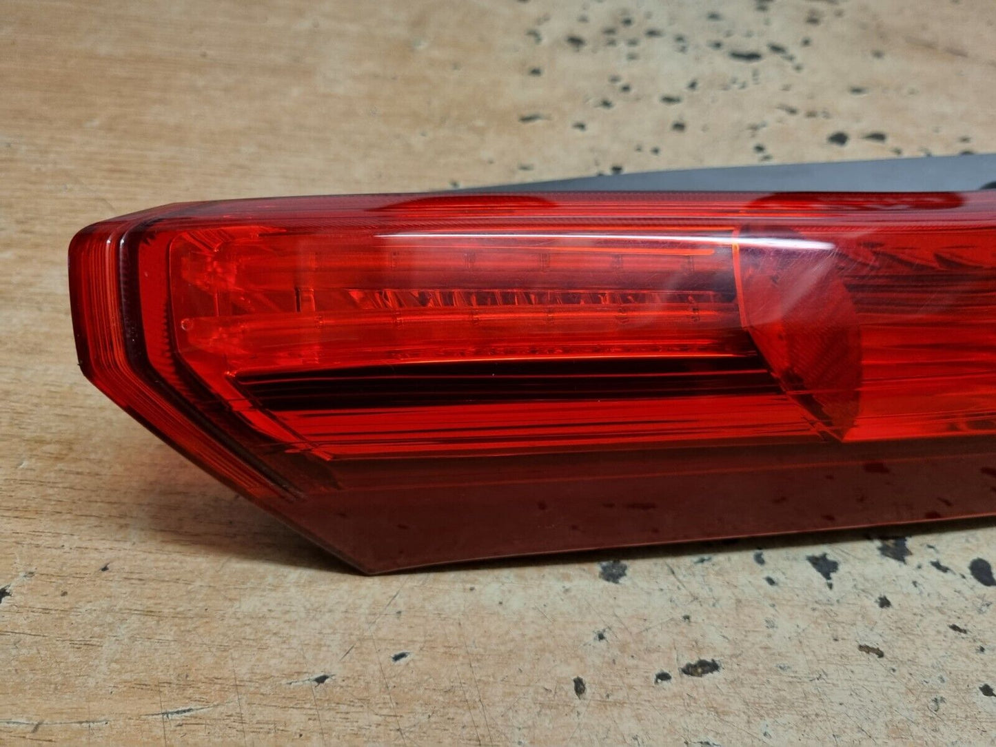 HONDA CR-V MK4 2016-2018 FACELIFT GENUINE DRIVERS REAR UPPER BRAKE LED LIGHT