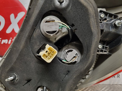 TOYOTA YARIS 2012-2015 PRE-FACELIFT GENUINE PASSENGERS REAR OUTER BRAKE LIGHT