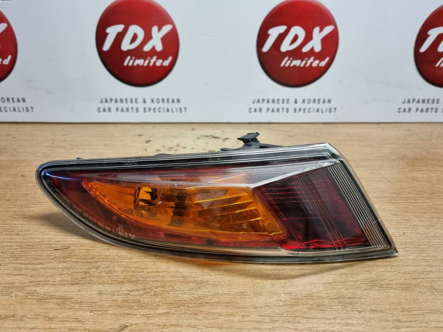 HONDA CIVIC MK8 2005-2009 PRE-FACELIFT PASSENGERS SIDE REAR OUTER BODY LIGHT