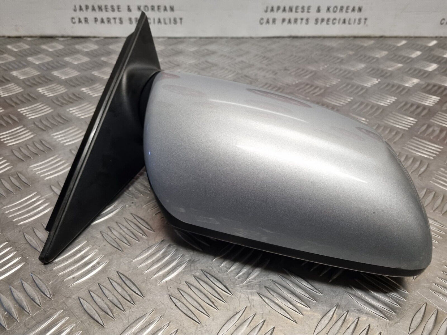 KIA VENGA YN 2010-2019 GENUINE DRIVERS SIDE MANUAL FOLD WING MIRROR 2R SILVER