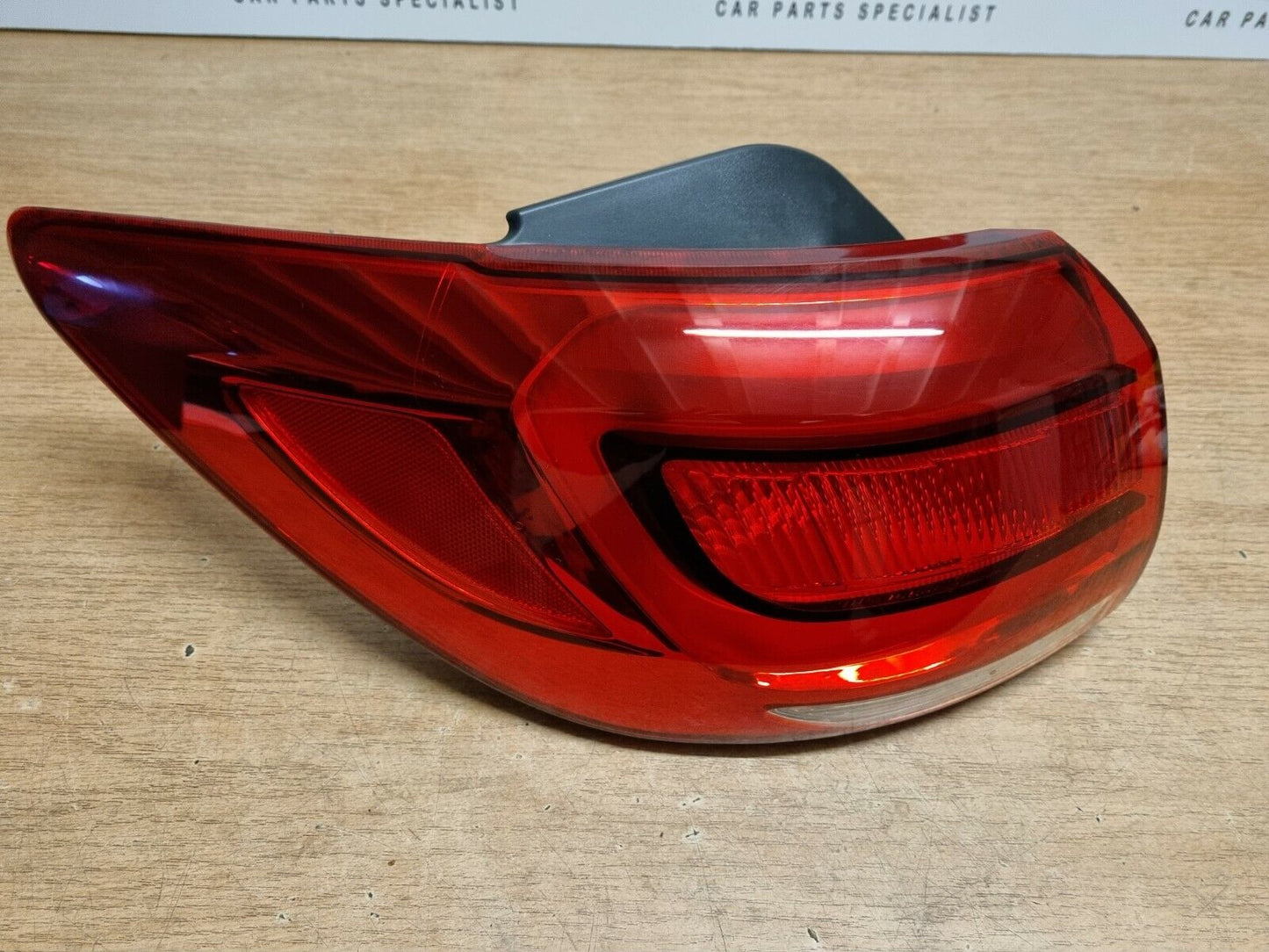 KIA SPORTAGE MK3 FACELIFT GENUINE PASENGERS SIDE REAR TAIL LIGHT LAMP 2013-2015