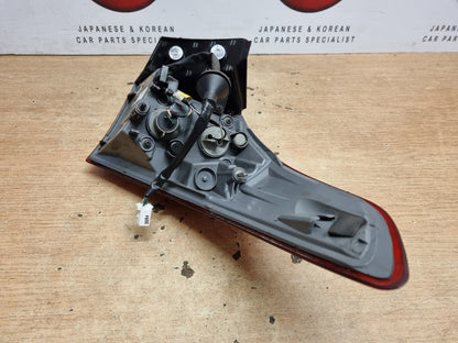 HYUNDAI I30 MK2 2013-2016 GENUINE PASSENGERS REAR OUTER BRAKE LIGHT 92402-A50